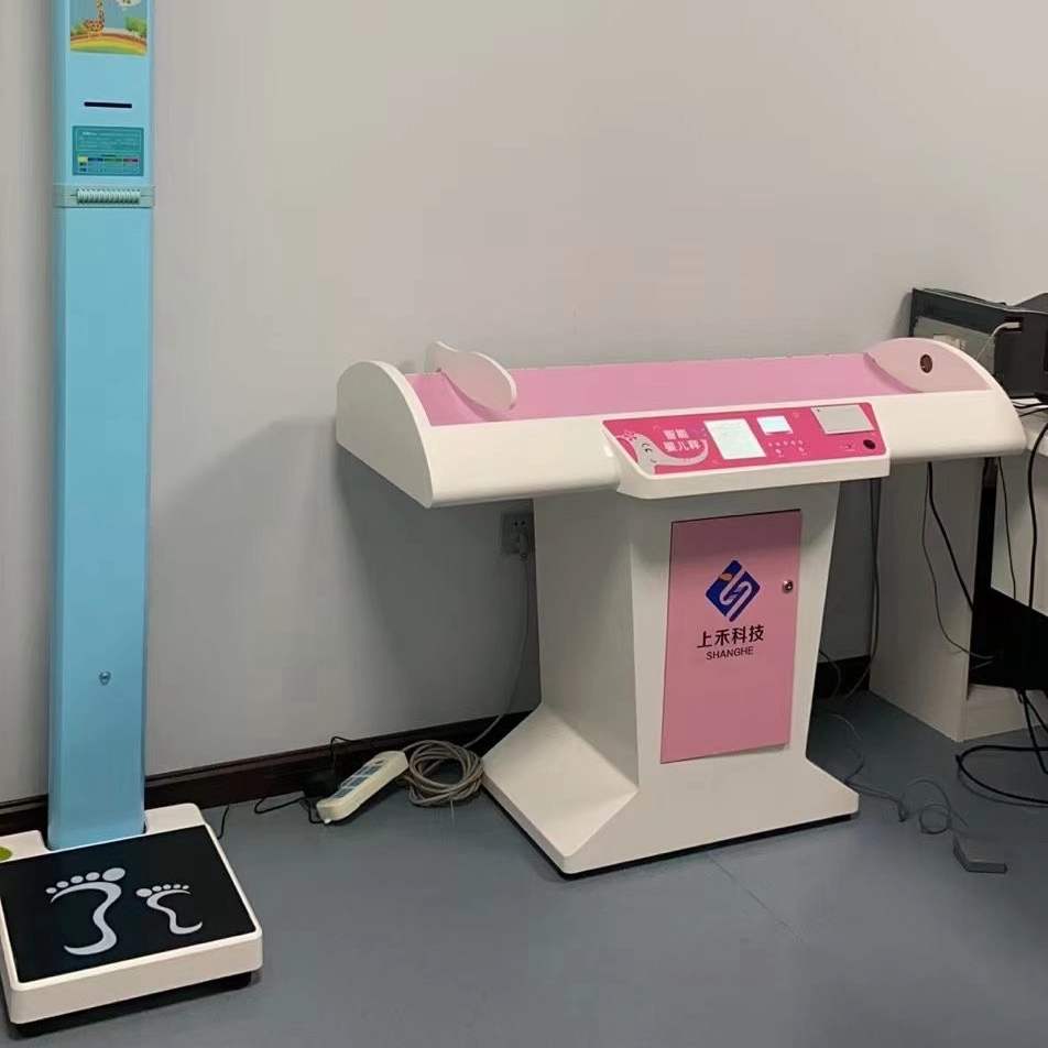 醫(yī)用新生兒身高體重秤應(yīng)用現(xiàn)場 醫(yī)用新生兒身高體重秤應(yīng)用現(xiàn)場