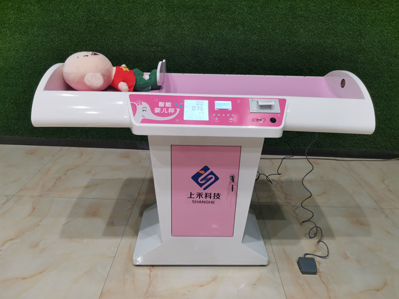 醫用嬰幼兒體重秤測量示范 醫用嬰幼兒體重秤測量示范