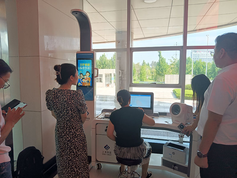 智能身高體重秤應(yīng)用現(xiàn)場 智能身高體重秤應(yīng)用現(xiàn)場